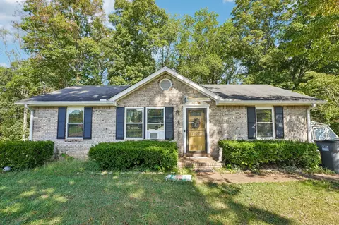1807 Winding Way Dr, White House, TN 37188