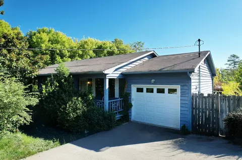 180 Burkeridge Dr SE, Cleveland, TN 37323