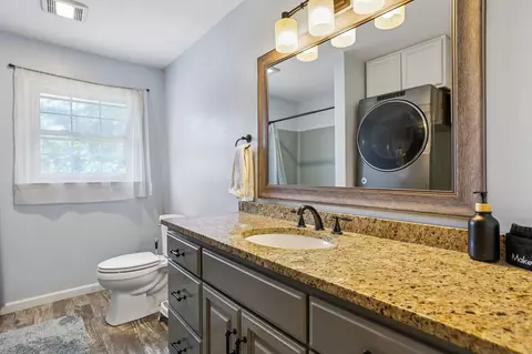 Bath - 2546 Summit Ct, Murfreesboro, TN 37130 photo 5 of 7