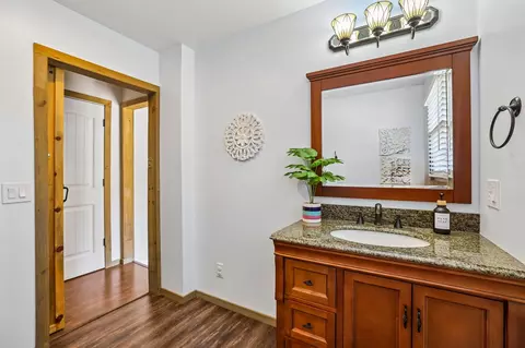 Bath - 2546 Summit Ct, Murfreesboro, TN 37130 photo 2 of 7