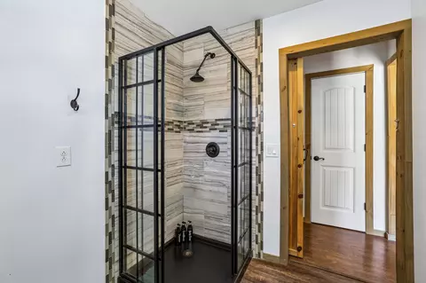 Bath - 2546 Summit Ct, Murfreesboro, TN 37130 photo 3 of 7