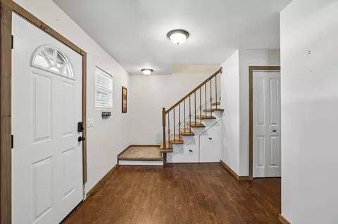 Entry Way - 2546 Summit Ct, Murfreesboro, TN 37130 photo 4 of 5