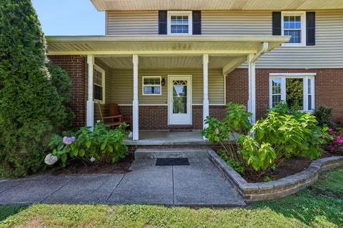 Exterior - 2546 Summit Ct, Murfreesboro, TN 37130 photo 5 of 18