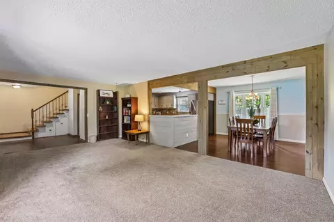 Living - 2546 Summit Ct, Murfreesboro, TN 37130 photo 6 of 13