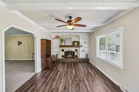 Living - 2546 Summit Ct, Murfreesboro, TN 37130 photo 10 of 13