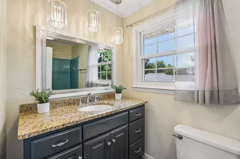 Bath - 2546 Summit Ct, Murfreesboro, TN 37130 photo 6 of 7