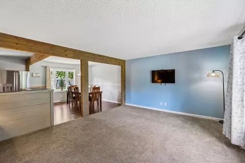 Living - 2546 Summit Ct, Murfreesboro, TN 37130 photo 3 of 13