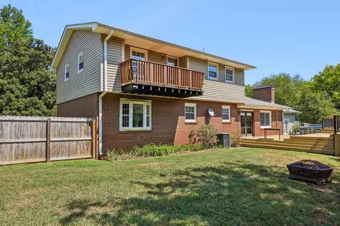 Exterior - 2546 Summit Ct, Murfreesboro, TN 37130 photo 6 of 18