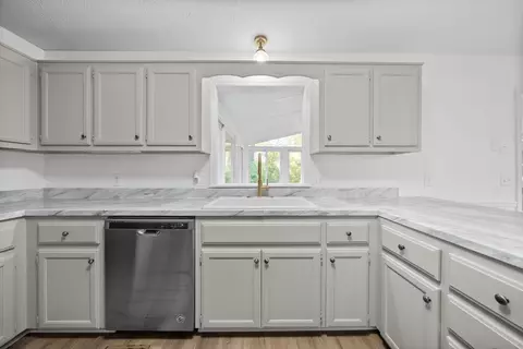 Kitchen - 205 Timberlake Dr, Springfield, TN 37172 photo 1 of 3