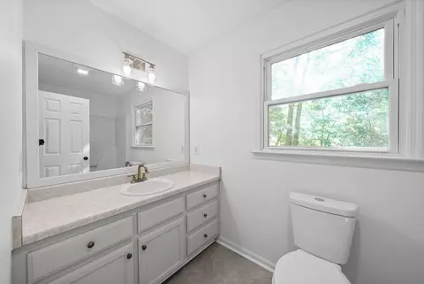 Bath - 205 Timberlake Dr, Springfield, TN 37172 photo 2 of 3