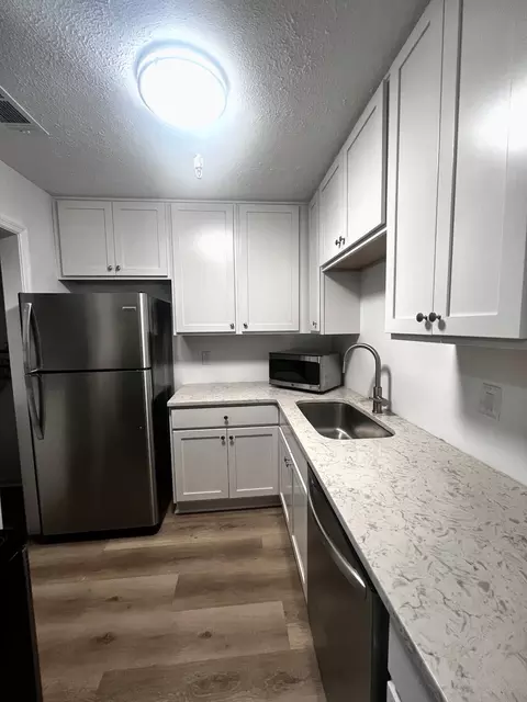1808 State St #106, Nashville, TN 37203