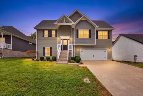 2833 Russet Ridge Dr, Clarksville, TN 37040