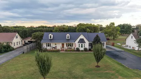 110 Rabbit Run, Bell Buckle, TN 37020