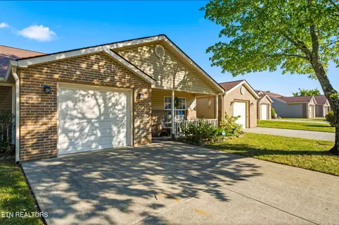 10017 Gate Post Way, Knoxville, TN 37931