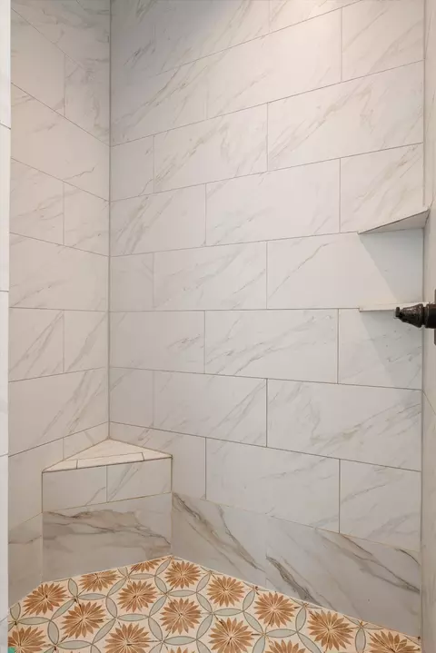 Bath - 302 Hughes Ln, Franklin, TN 37064 photo 5 of 10