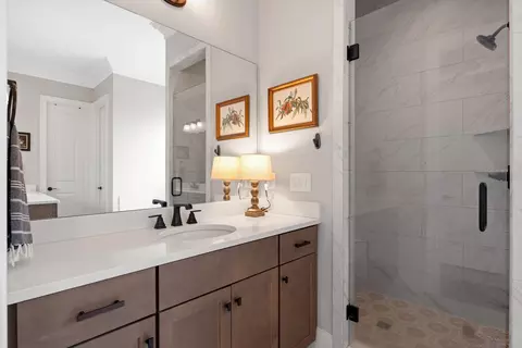 Bath - 302 Hughes Ln, Franklin, TN 37064 photo 4 of 10