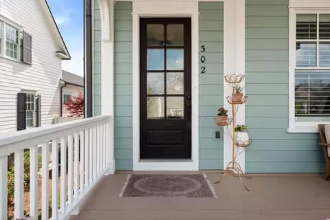 Exterior - 302 Hughes Ln, Franklin, TN 37064 photo 7 of 17