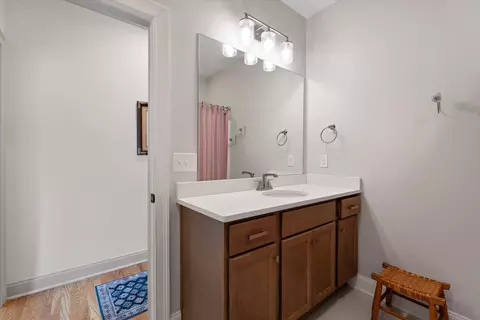 Bath - 302 Hughes Ln, Franklin, TN 37064 photo 7 of 10