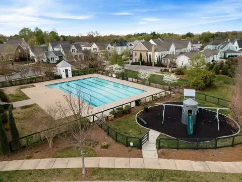 Exterior - 302 Hughes Ln, Franklin, TN 37064 photo 2 of 17