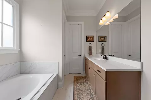 Bath - 302 Hughes Ln, Franklin, TN 37064 photo 2 of 10