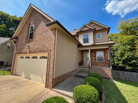 2720 Arthurs Ct, Clarksville, TN 37040