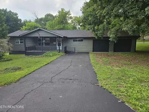 415 North Ave, Athens, TN 37303