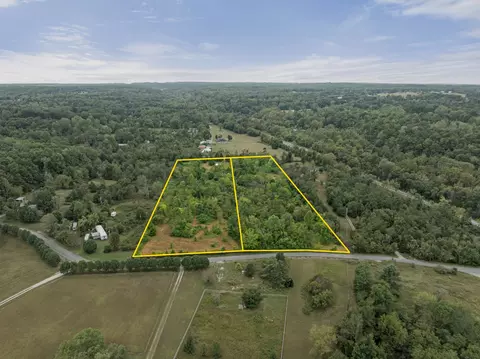 23012 Running Meadows Rd, Portland, TN 37148