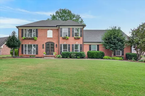 407 Savannah Trace Dr, Clarksville, TN 37043