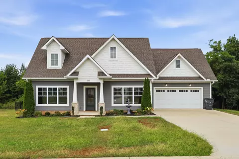 511 Bishop Ln, Cookeville, TN 38506