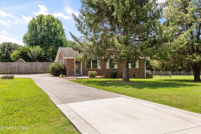 303 Sunflower Cir, Sweetwater, TN 37874