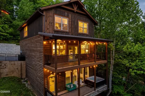 3023 Ridge Top Resort Way, Pigeon Forge, TN 37863