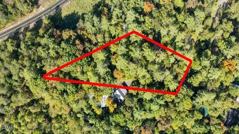 3 Holly Ln, Sevierville, TN 37862