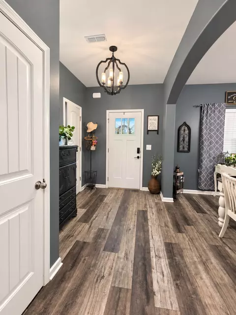 Entry Way - 516 Eagleview Dr, Eagleville, TN 37060 photo 1 of 2