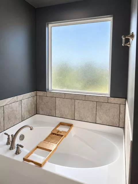 Bath - 516 Eagleview Dr, Eagleville, TN 37060 photo 2 of 3