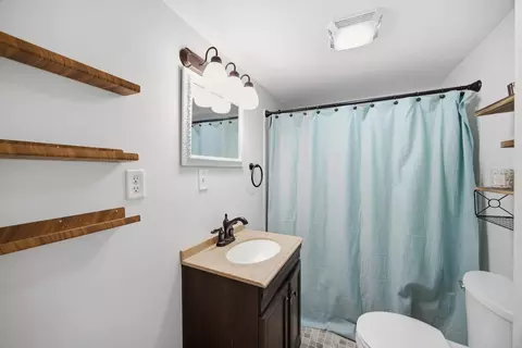 Bath - 66 Davis St, Dunlap, TN 37327 photo 1 of 2