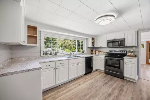 Kitchen - 66 Davis St, Dunlap, TN 37327 photo 3 of 4