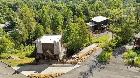 739743 Rondayview Ln, Sevierville, TN 37876