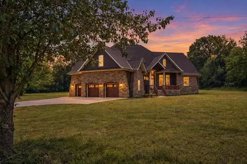 472 Parker Rd, Portland, TN 37148