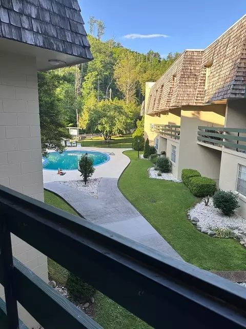 260 Roaring Fork Rd #207, Gatlinburg, TN 37738