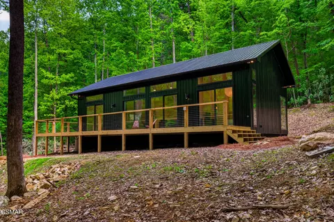 2799 Buckeye Dr, Cosby, TN 37722