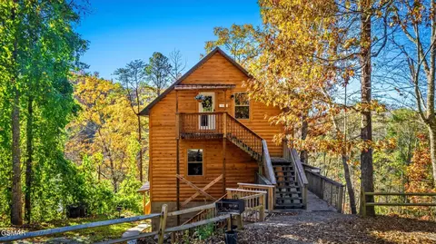 131 John Green Rd, Gatlinburg, TN 37738