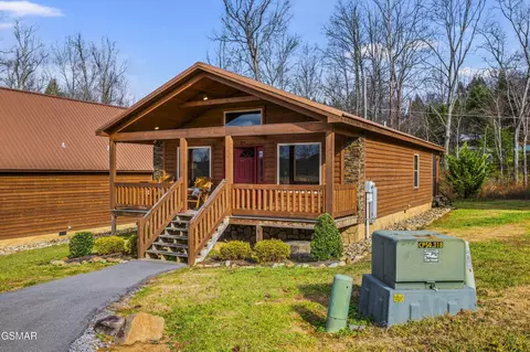244 Forrest Loop Way, Gatlinburg, TN 37738