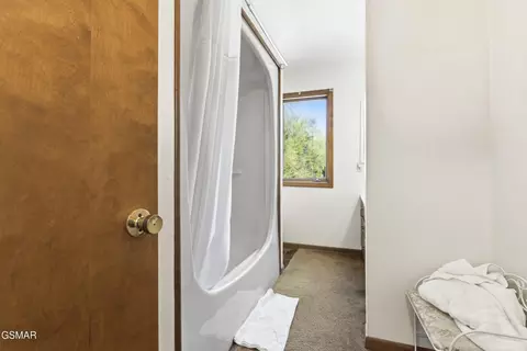 Bath - 7366 Circle Point Dr, Talbott, TN 37877 photo 7 of 9