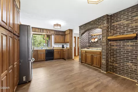Kitchen - 7366 Circle Point Dr, Talbott, TN 37877 photo 2 of 4