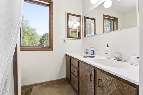 Bath - 7366 Circle Point Dr, Talbott, TN 37877 photo 5 of 9