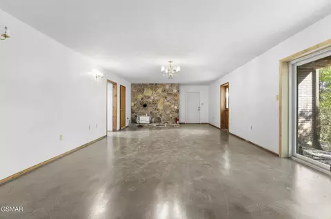 Living - 7366 Circle Point Dr, Talbott, TN 37877 photo 3 of 3