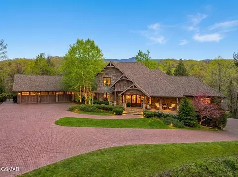 1886 Acorn Branch Ln, Gatlinburg, TN 37738