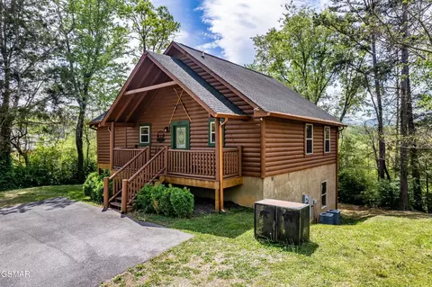 3922 Valley View Dr, Pigeon Forge, TN 37863