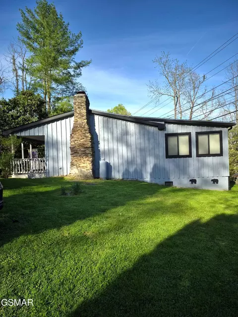 4455 Trail Hollow Rd, Cosby, TN 37722