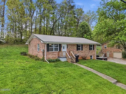 1698 Elgin Dr, Morristown, TN 37814